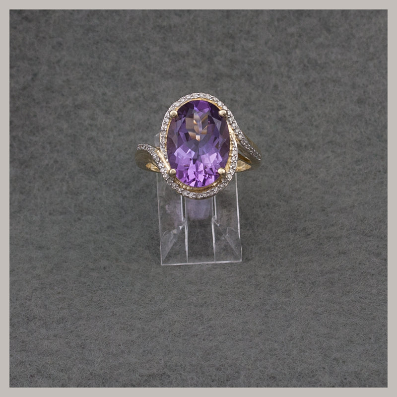 Amethyst / Diamond Ring